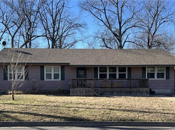 925 N Elm Street, Nevada, MO 64772
