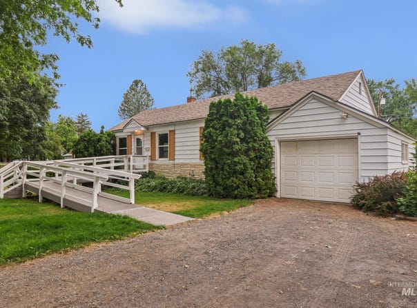 356 E Avenue B, Wendell, ID 83355