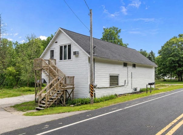 1903 E APPLE CREEK Road, APPLETON, WI 54913-0000