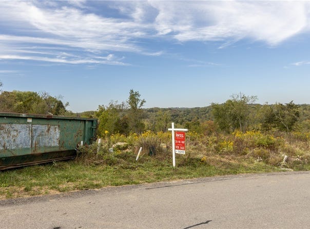 77 Ridgewood Drive, Cecil, PA 15057