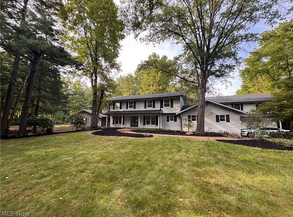 5683 Chestnut Ridge Road, Hubbard, OH 44425