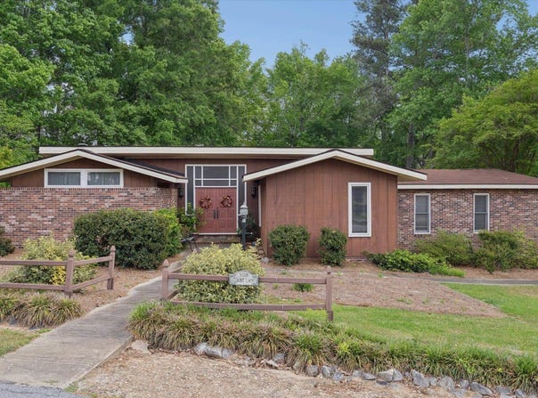 105 Derby Lane, Clinton, SC 29325