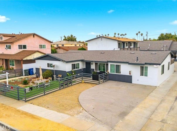 6221 Corona, Bell, CA 90201