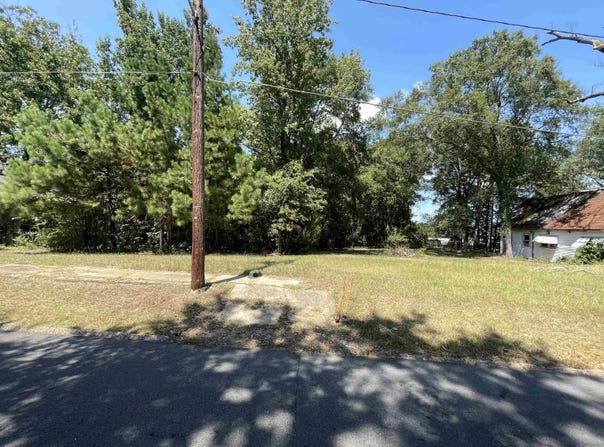 428 Maple St, Camden, AR 71701