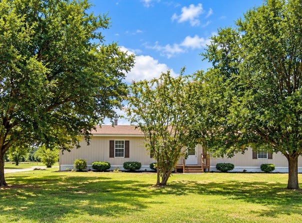 7011 Mitchell Drive, Terrell, TX 75160