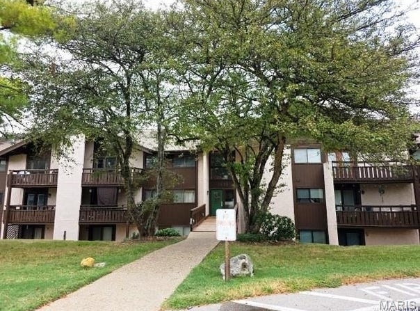 1400 Heritage Landing, St Charles, MO 63303