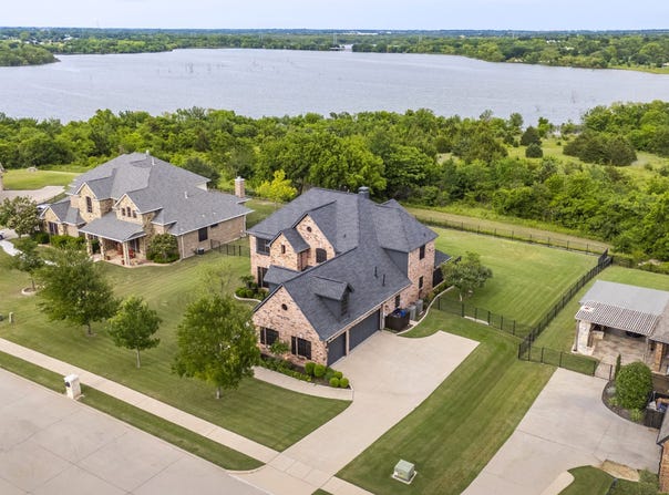 1017 Hilltop Drive, Lavon, TX 75166
