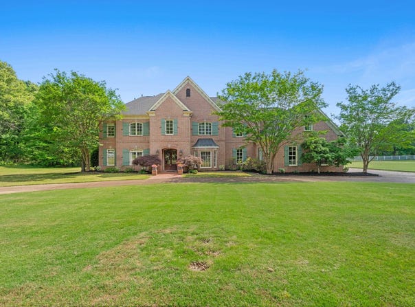 10491 GRAYBOURNE Dr, Eads, TN 38028