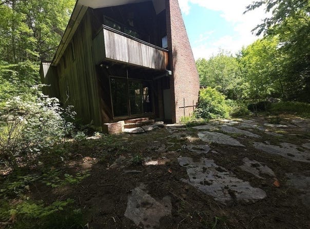 119 Buffam Rd, Pelham, MA 01002