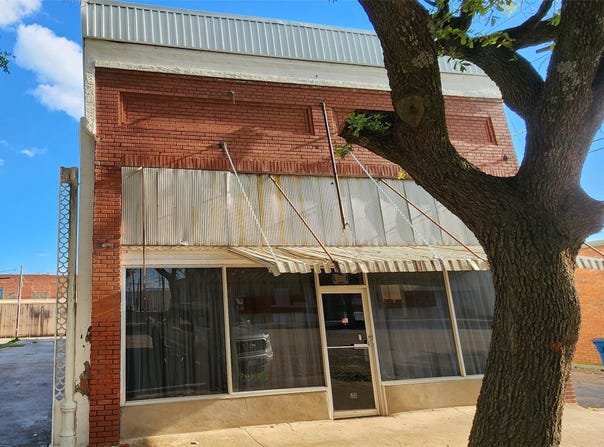 108 E Commerce, Mexia, TX 76667