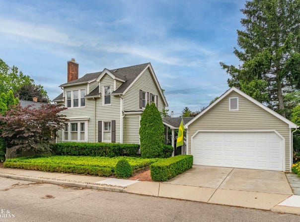 357 ROOSEVELT Pl., Grosse Pointe, MI 48236