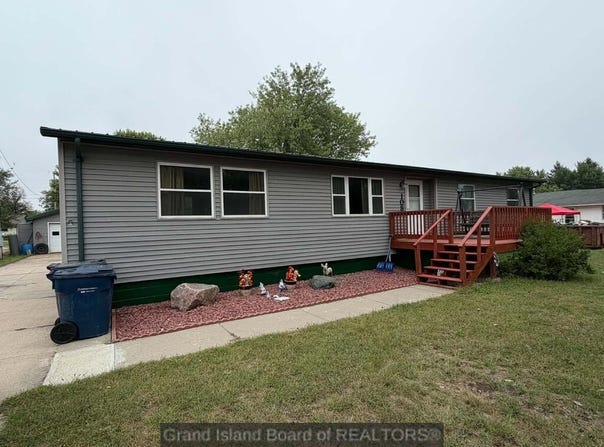 108 Arapahoe Ave, Grand Island, NE 68803