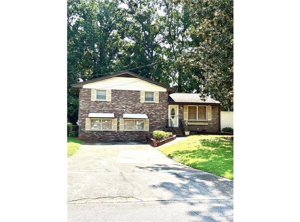2480 Burton Circle, Morrow, GA 30260
