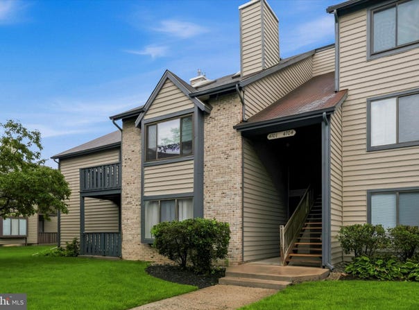 4703 B DUNBARTON Road, MOUNT LAUREL, NJ 08054