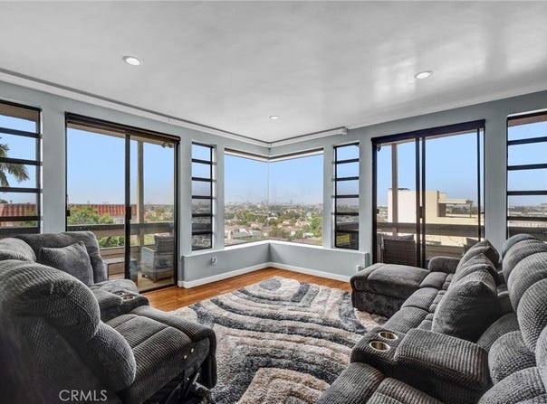 2575 E 19th Street, Signal Hill, CA 90755