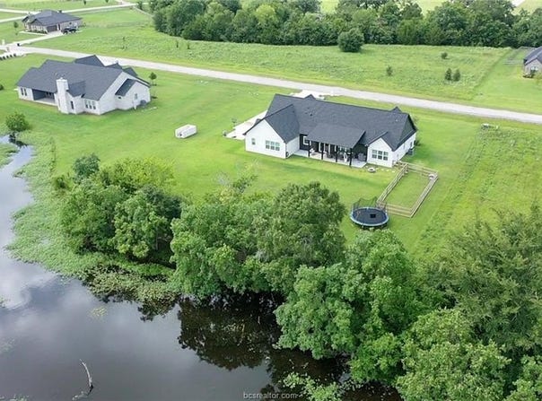 10104 Crown Point, Iola, TX 77861