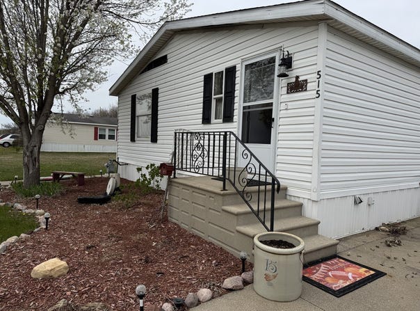 515 Michael Lane, Chenoa, IL 61726