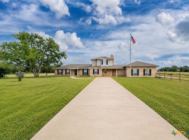 1506 Harwood Road, Luling, TX 78648