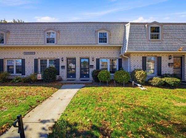 35 Corey Colonial, Agawam, MA 01001