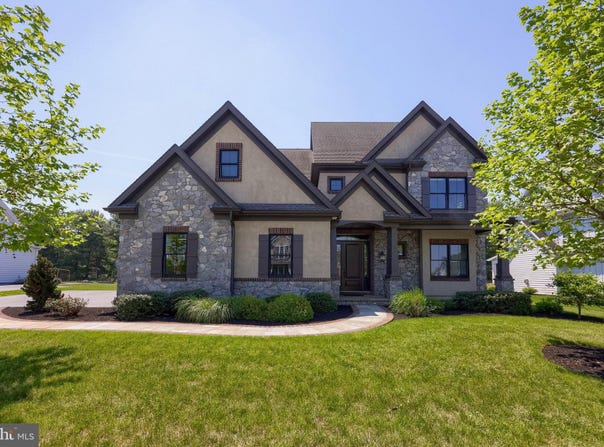 428 SOUTHAMPTON Drive, LITITZ, PA 17543
