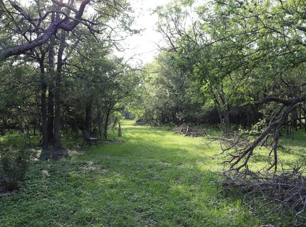 320 Hillcrest Ln, Dale, TX 78616