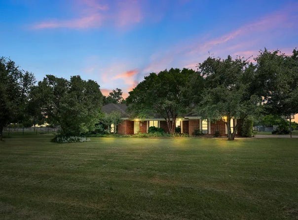 8085 Jackson Road, Krum, TX 76249