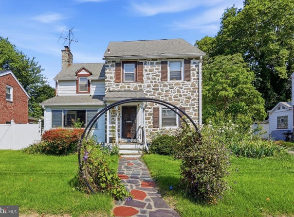 23 E PROVIDENCE Road, LANSDOWNE, PA 19050