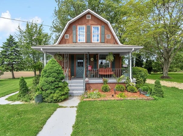 1888 Wiley St, Crestline, OH 44827