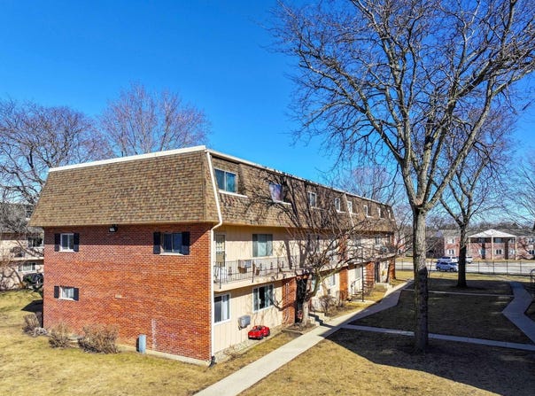 2310 Algonquin Road, Rolling Meadows, IL 60008