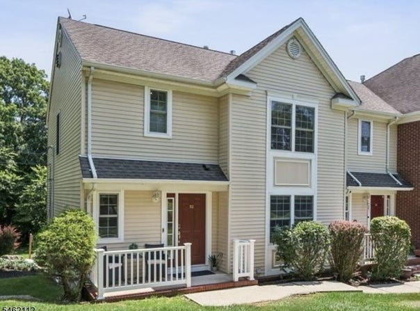 52 Henry Ct, Mount Arlington Boro, NJ 07856-1241