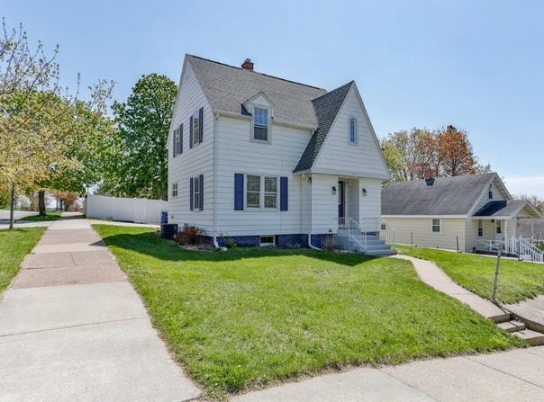 303 S 9TH AVENUE, Wausau, WI 54401