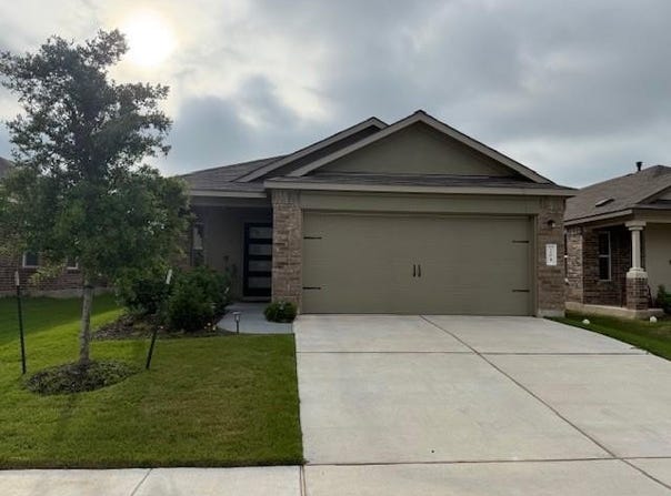 204 Longbridge Dr, Hutto, TX 78634