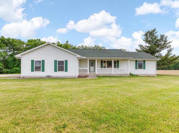 13525 Lawrence, Hudson, MI 49247