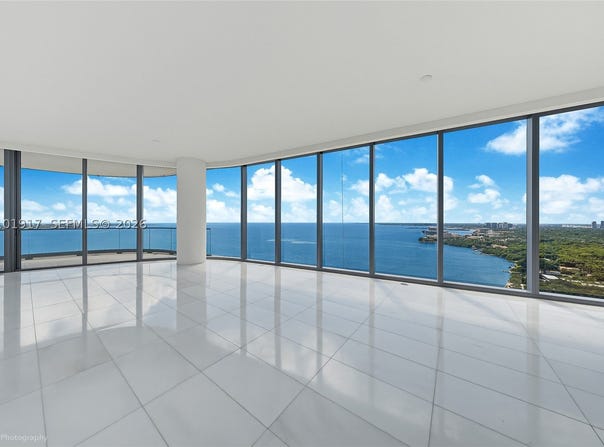 175 SE 25 RD, Miami, FL 33129