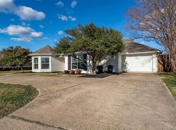 300 Rash Lane, Terrell, TX 75160