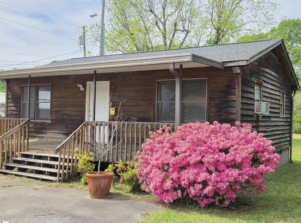 609 E Main Street, Easley, SC 29640-3151