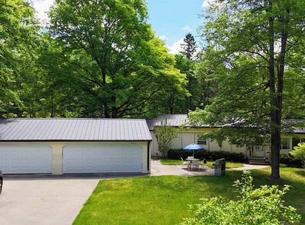 836 Poquonnock Drive, Hope, MI 48628