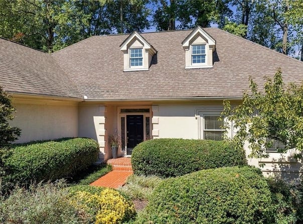 26 Ridgemere Trace, Sandy Springs, GA 30328