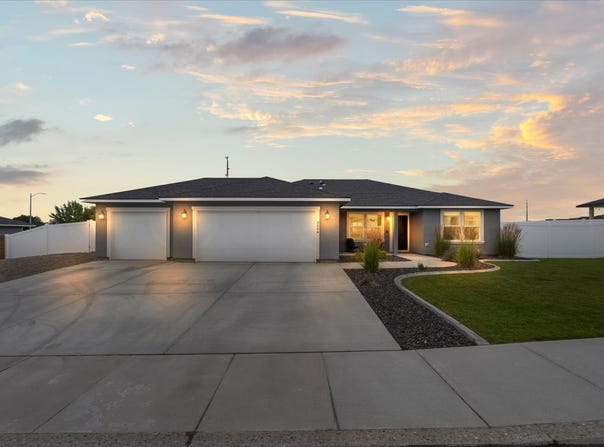 3304 Lapis Ln, Pasco, WA 99301