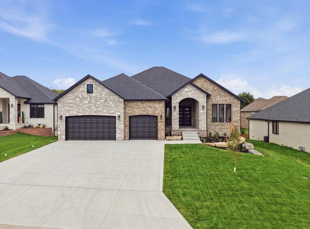 2054 N Silver Charm Avenue, Springfield, MO 65802
