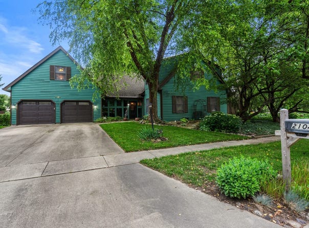 2104 Doubletree Lane, Champaign, IL 61822