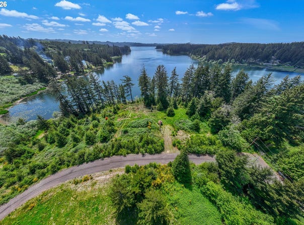 Clear Lake Rd, Florence, OR 97439