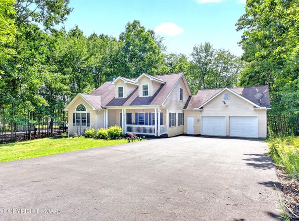 5120 Braintree Drive, Bushkill, PA 18324