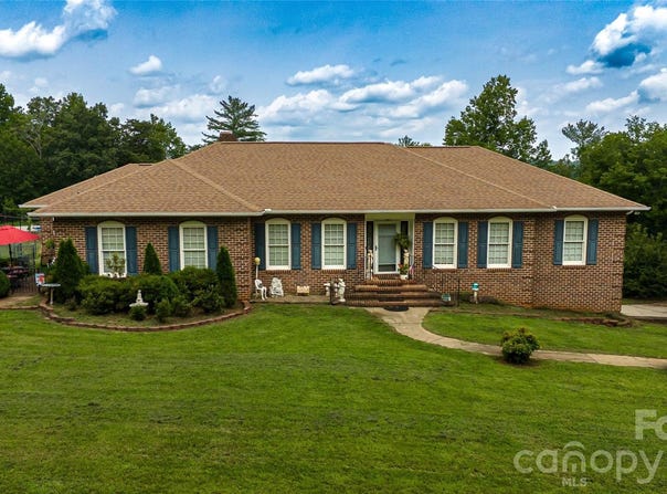 100 Oakridge Drive, Morganton, NC 28655