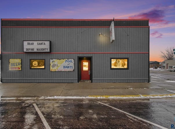123 SW 1st St, Madison, SD 57042