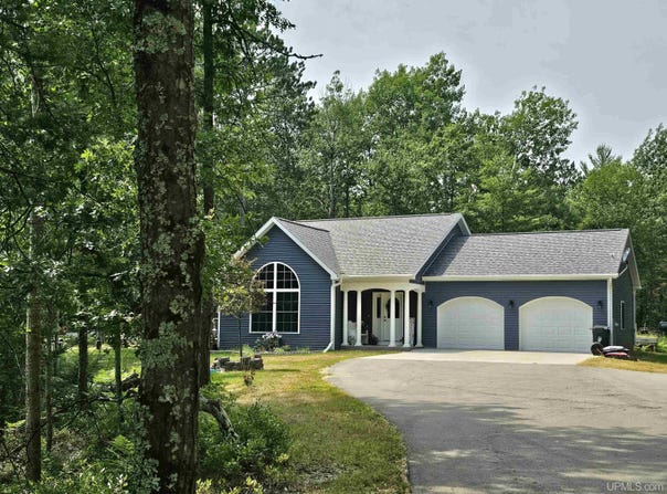 9157 Co Rd 513, Rapid River, MI 49878