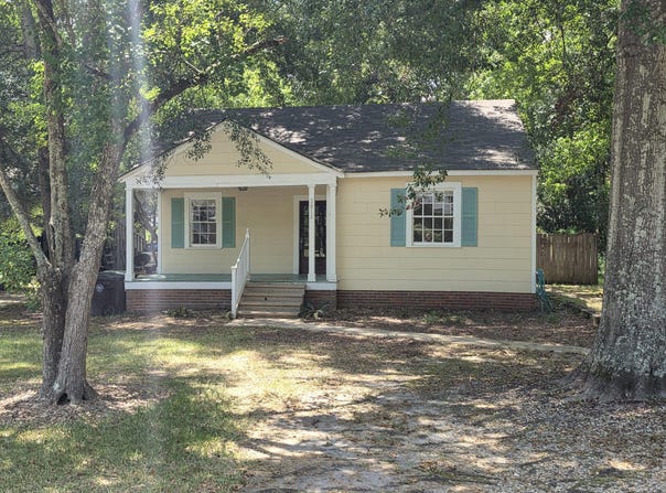2010 Mamie St, Hattiesburg, MS 39401