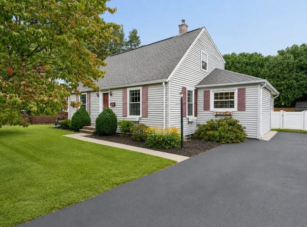 26 Millbury Ave, Millbury, MA 01527