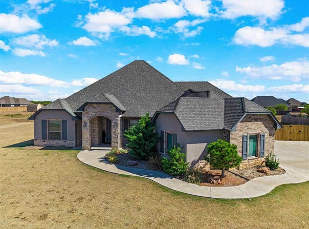 118 SW Elk Creek Loop, Cache, OK 73527-5000