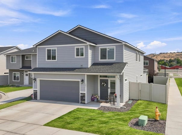 123 S WILLAMETTE St, Greenacres, WA 99016